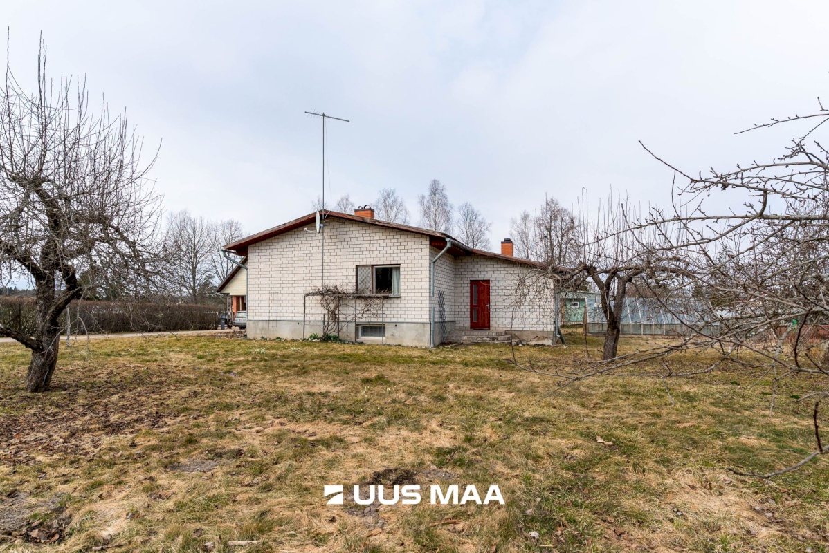 Viljandi vald, Vardi küla, Emamänni tee 4