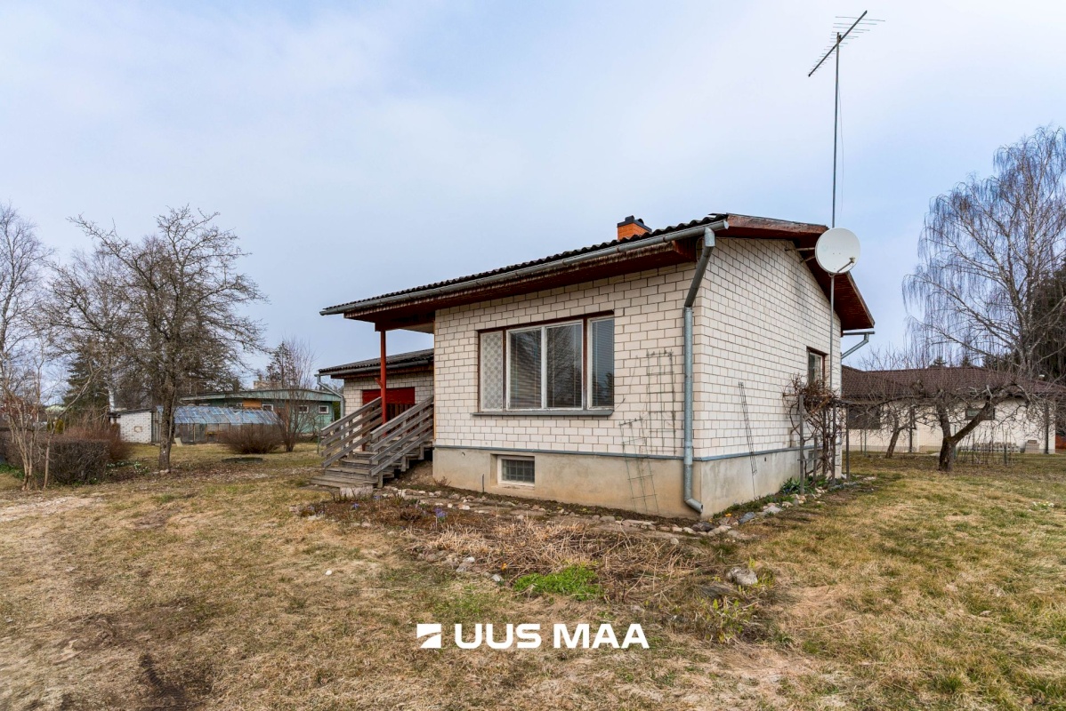 Viljandi vald, Vardi küla, Emamänni tee 4