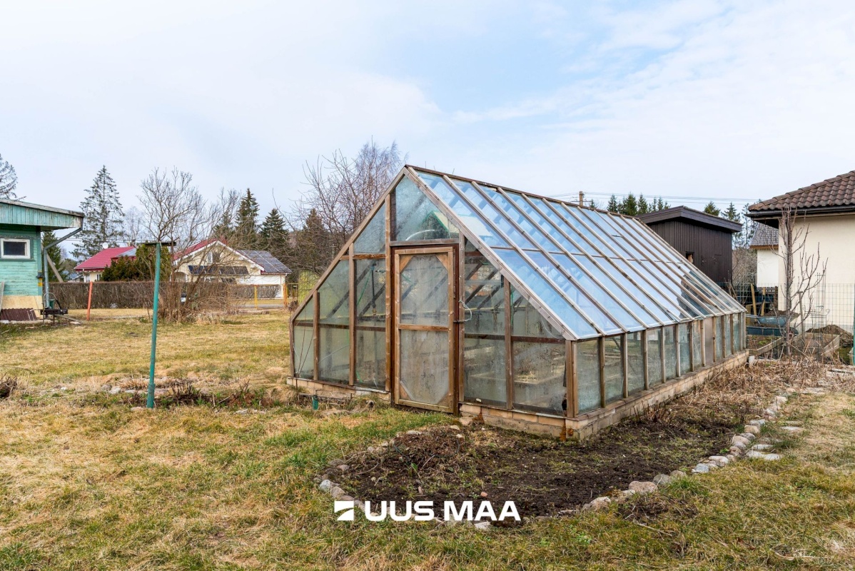 Viljandi vald, Vardi küla, Emamänni tee 4