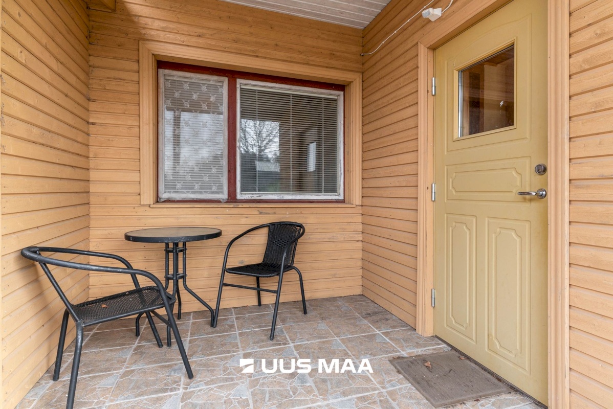 Viljandi vald, Vardi küla, Emamänni tee 4