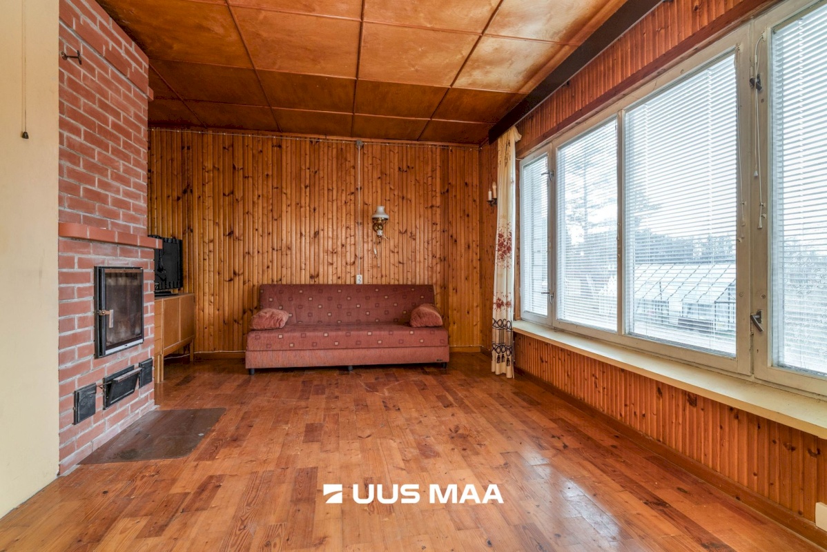 Viljandi vald, Vardi küla, Emamänni tee 4