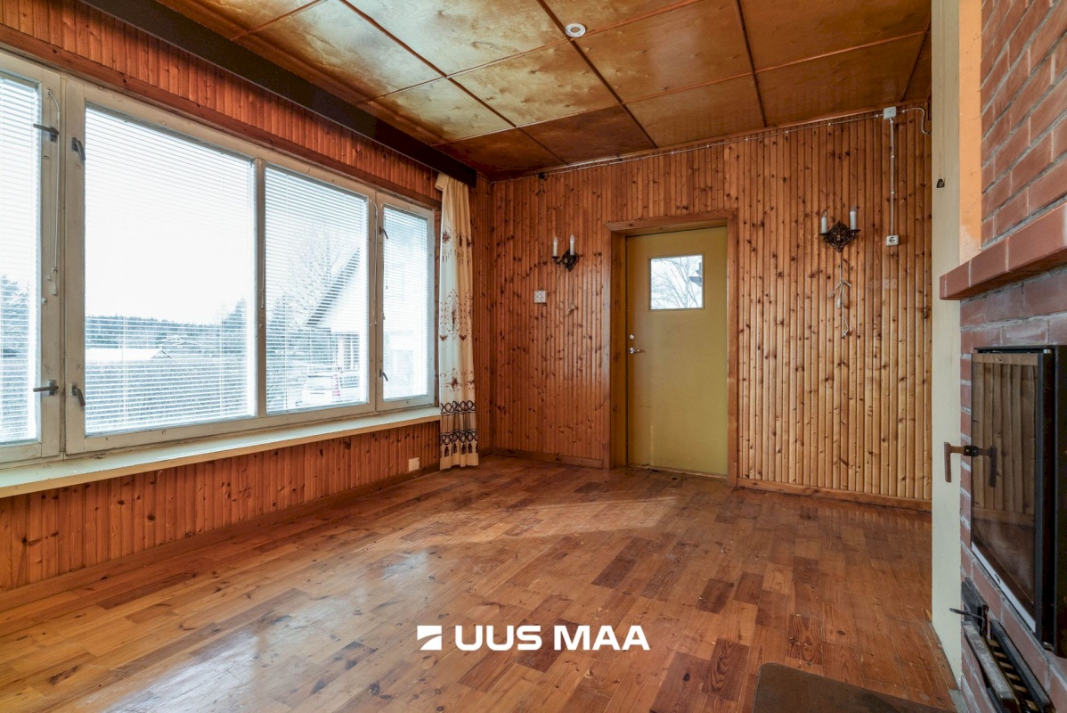 Viljandi vald, Vardi küla, Emamänni tee 4