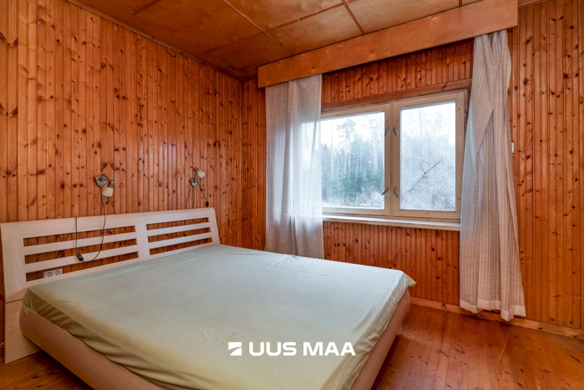 Viljandi vald, Vardi küla, Emamänni tee 4