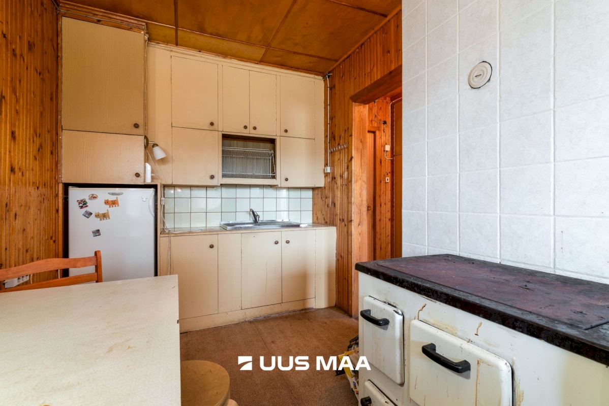 Viljandi vald, Vardi küla, Emamänni tee 4