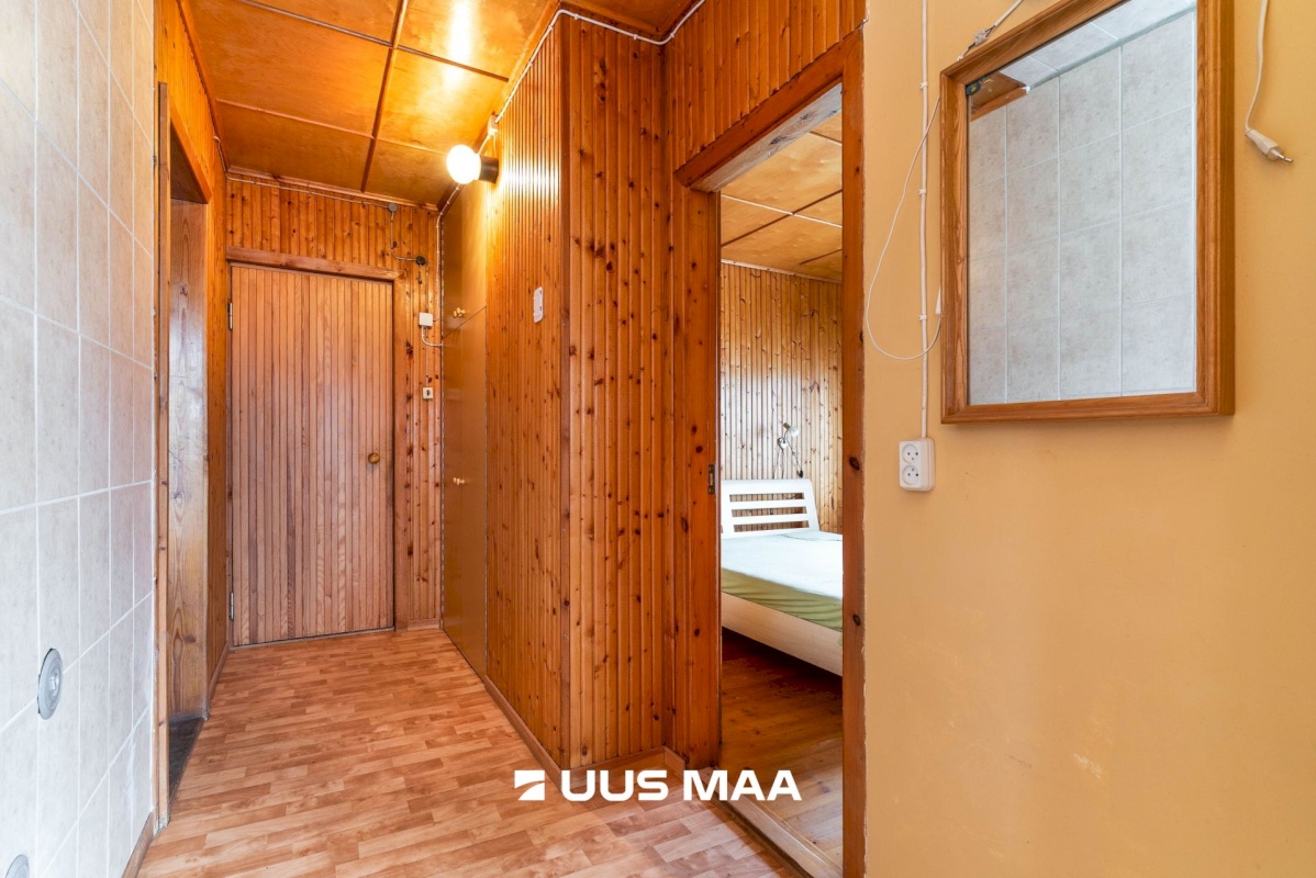 Viljandi vald, Vardi küla, Emamänni tee 4