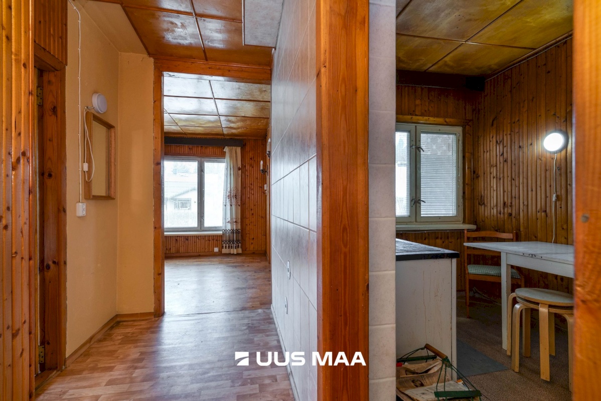 Viljandi vald, Vardi küla, Emamänni tee 4