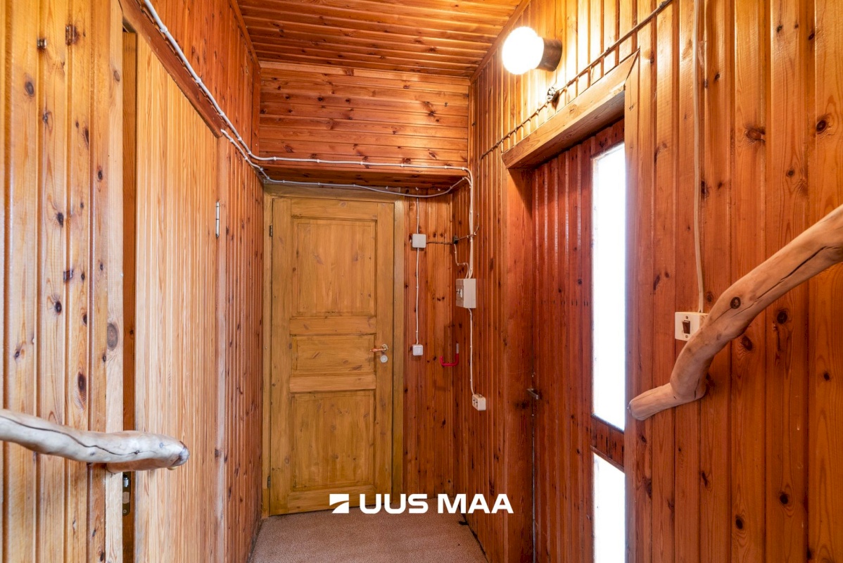 Viljandi vald, Vardi küla, Emamänni tee 4