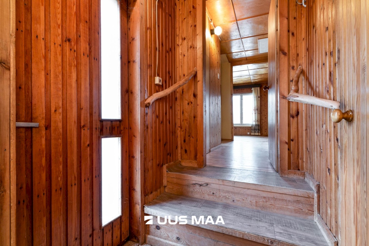 Viljandi vald, Vardi küla, Emamänni tee 4