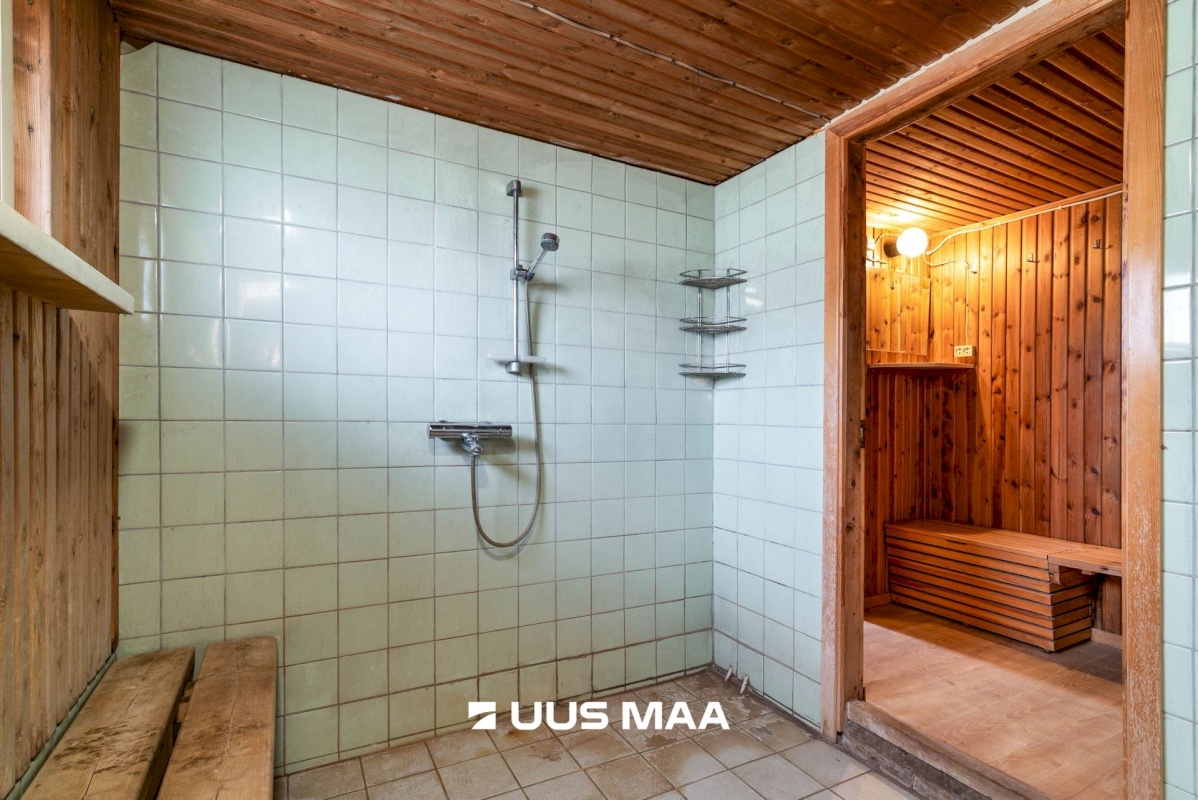 Viljandi vald, Vardi küla, Emamänni tee 4