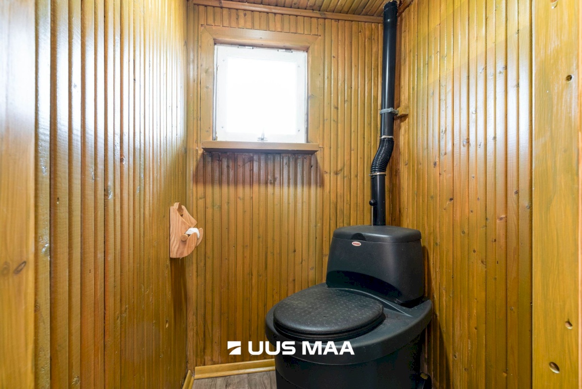 Viljandi vald, Vardi küla, Emamänni tee 4