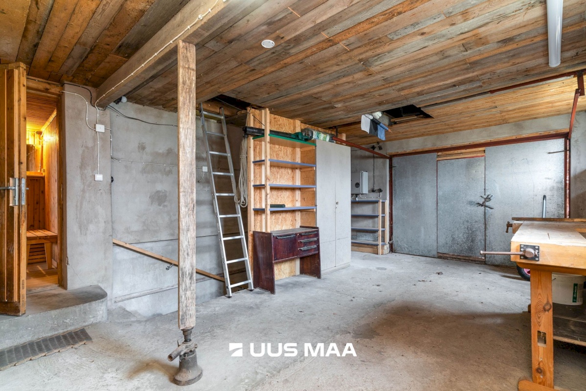 Viljandi vald, Vardi küla, Emamänni tee 4