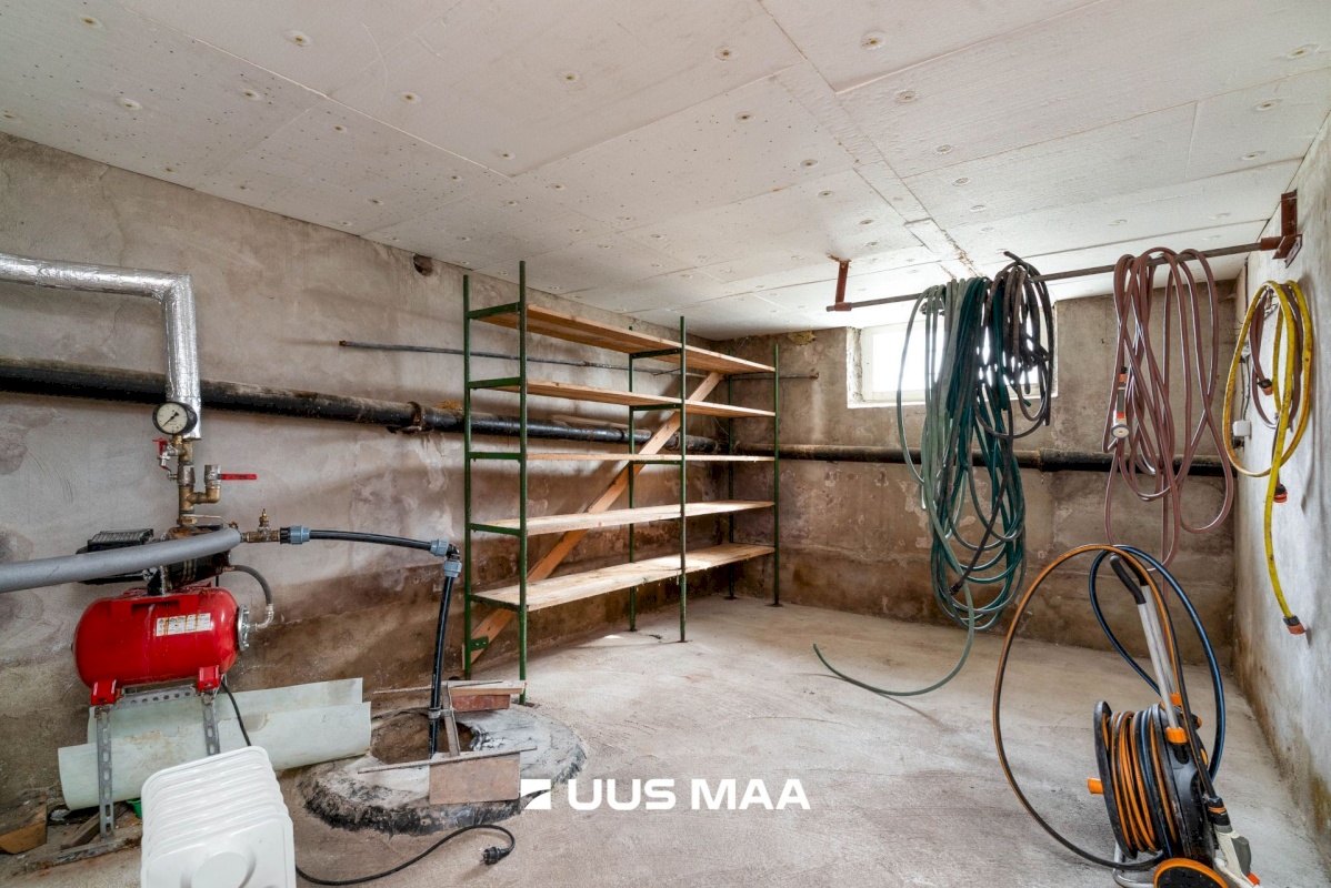 Viljandi vald, Vardi küla, Emamänni tee 4