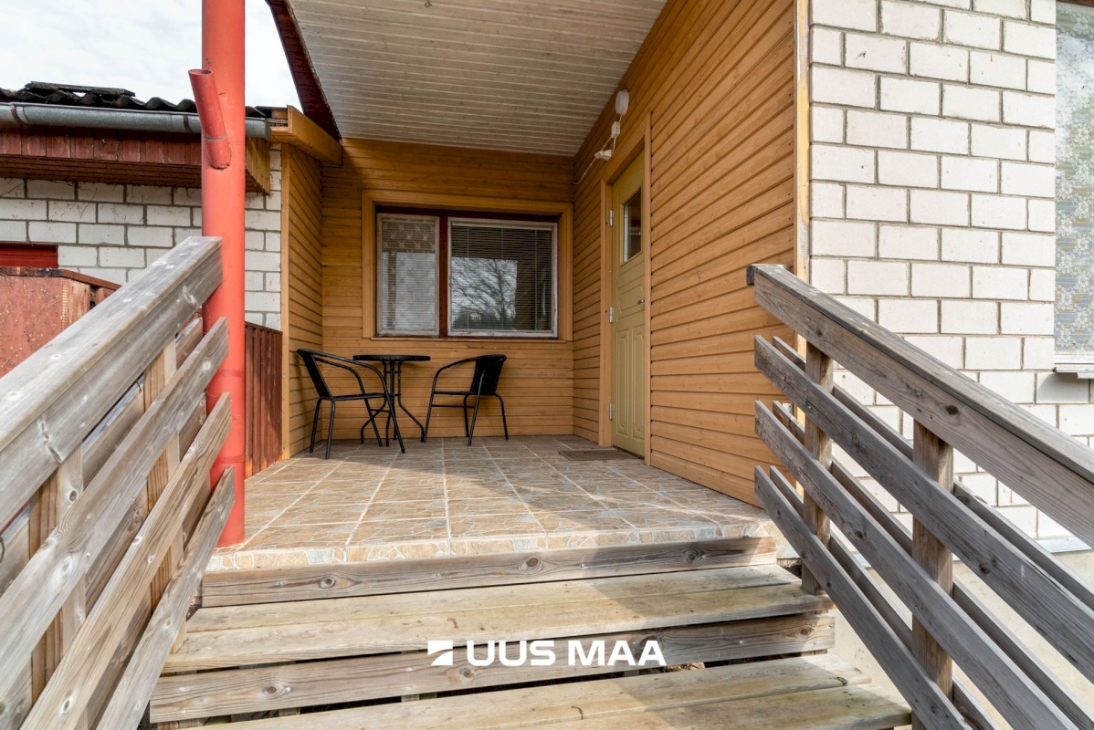 Viljandi vald, Vardi küla, Emamänni tee 4