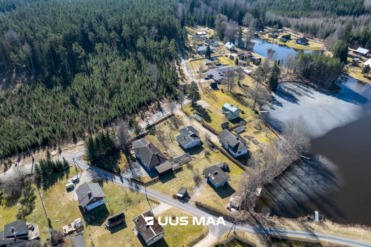 Viljandi vald, Vardi küla, Emamänni tee 4