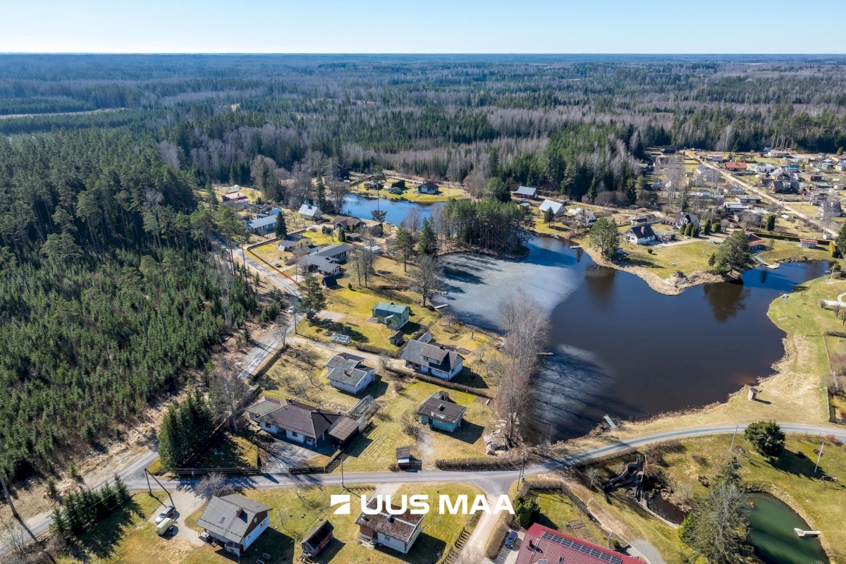 Viljandi vald, Vardi küla, Emamänni tee 4