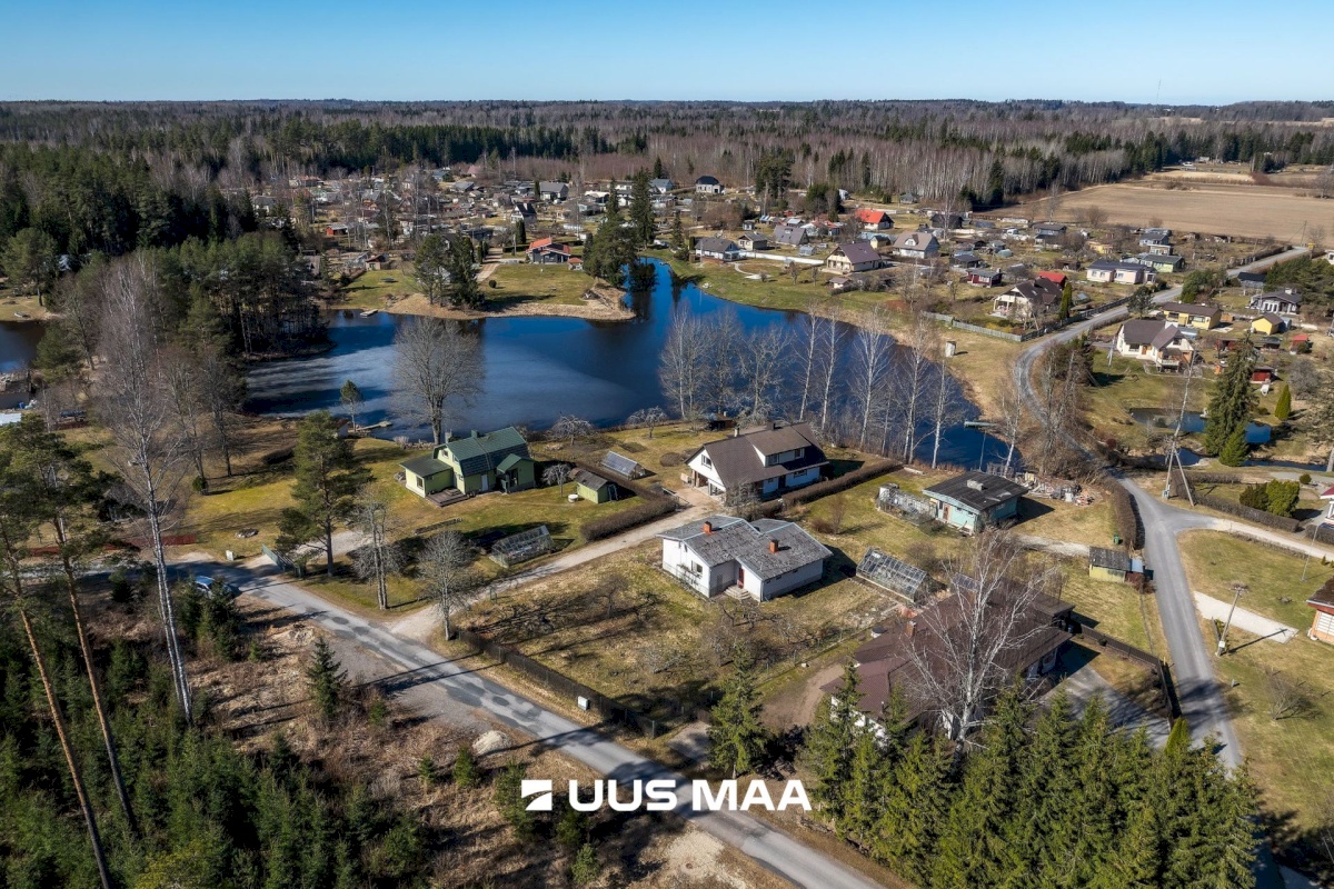 Viljandi vald, Vardi küla, Emamänni tee 4