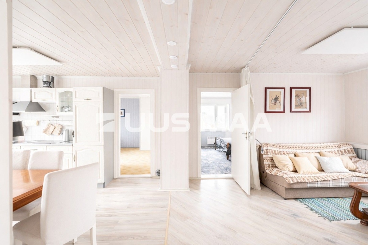 Saaremaa vald, Kuressaare linn, Nooruse 8