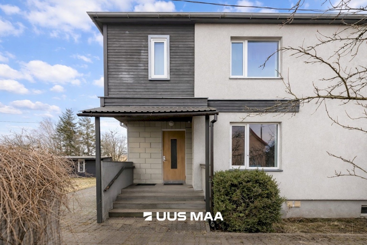 Saaremaa vald, Kuressaare linn, Nooruse 8