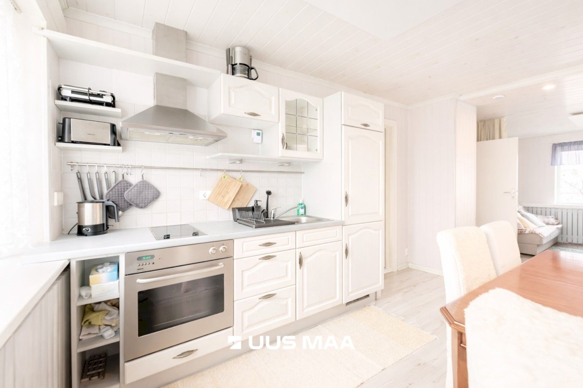 Saaremaa vald, Kuressaare linn, Nooruse 8