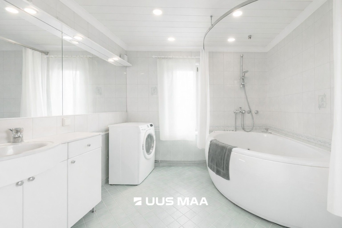 Saaremaa vald, Kuressaare linn, Nooruse 8