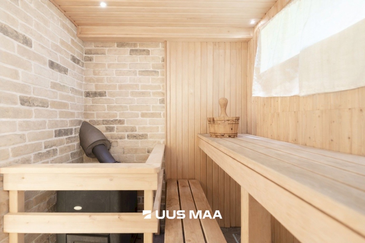 Saaremaa vald, Kuressaare linn, Nooruse 8