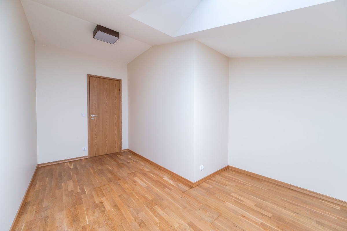 Tallinn, Lasnamäe linnaosa, Peterburi tee 4