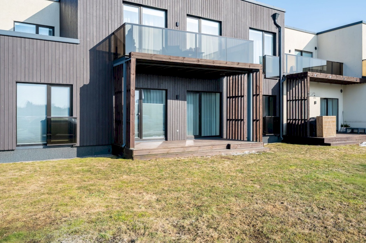 Rae vald, Peetri alevik, Sinilille tee 2/2