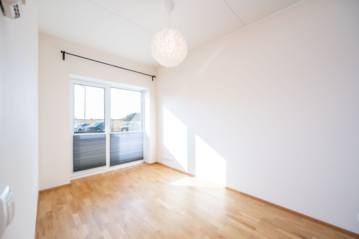 Rae vald, Peetri alevik, Sinilille tee 2/2