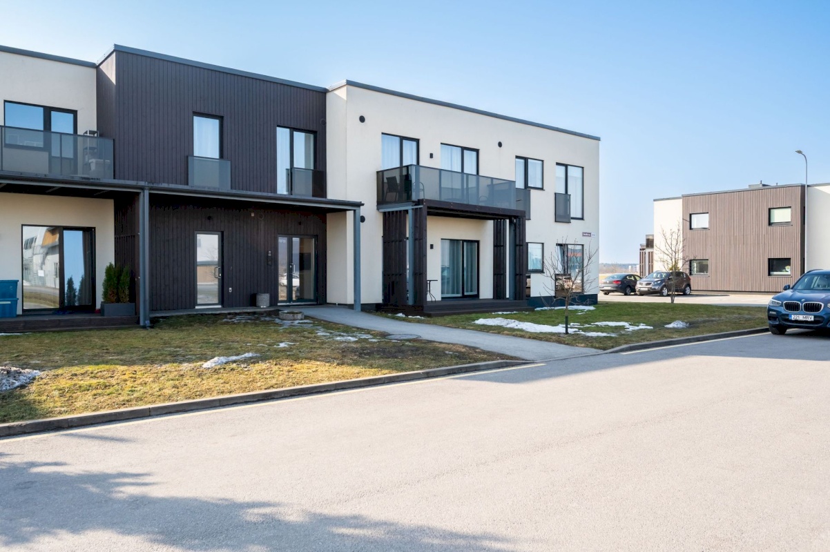 Rae vald, Peetri alevik, Sinilille tee 2/2