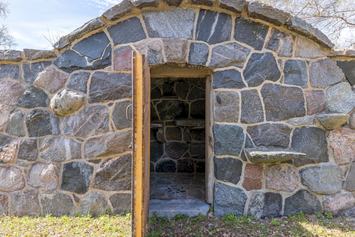 Viimsi vald, Lõunaküla/Storbyn, Männiku tee 81