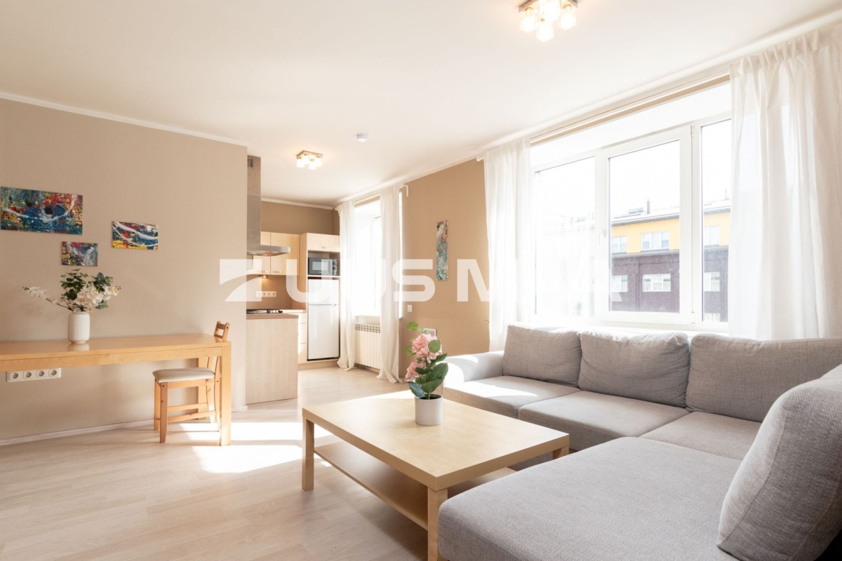 Tallinn, Kesklinna linnaosa, Kompassi, Pronksi 4