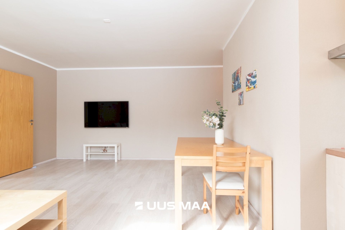 Tallinn, Kesklinna linnaosa, Kompassi, Pronksi 4