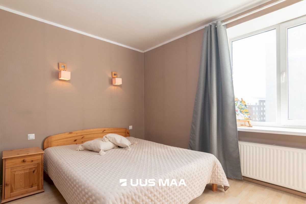 Tallinn, Kesklinna linnaosa, Kompassi, Pronksi 4