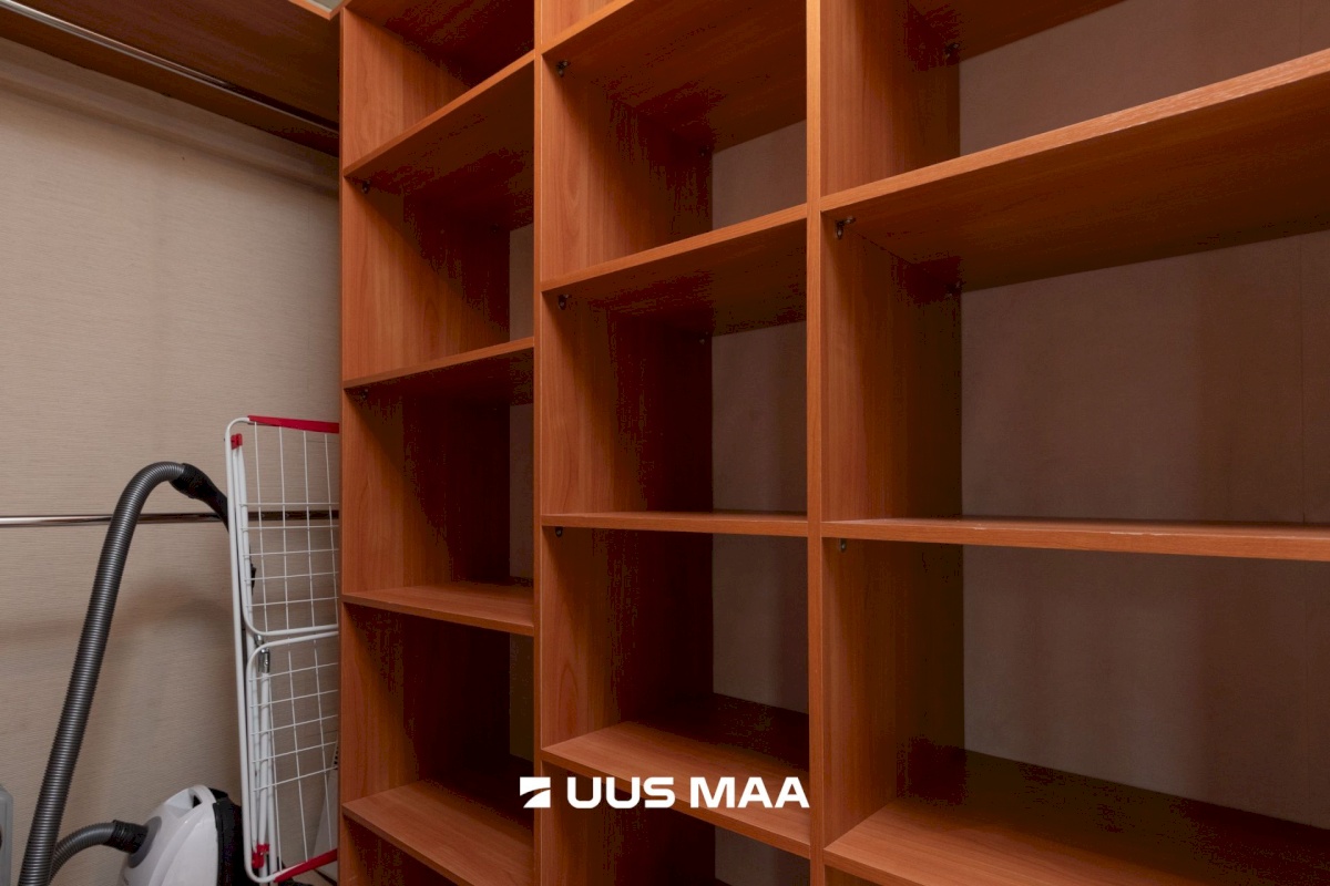 Tallinn, Kesklinna linnaosa, Kompassi, Pronksi 4