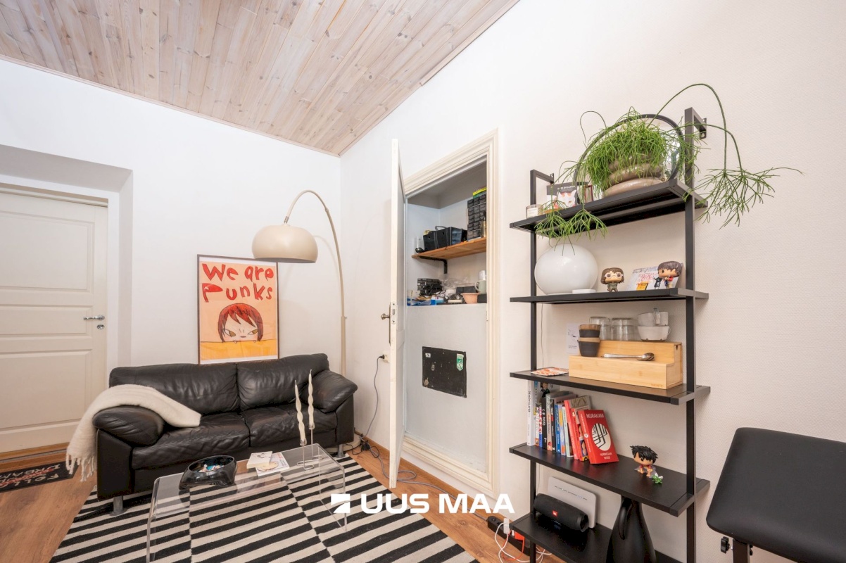 Tallinn, Kesklinna linnaosa, Kitseküla, Pärnu mnt 102