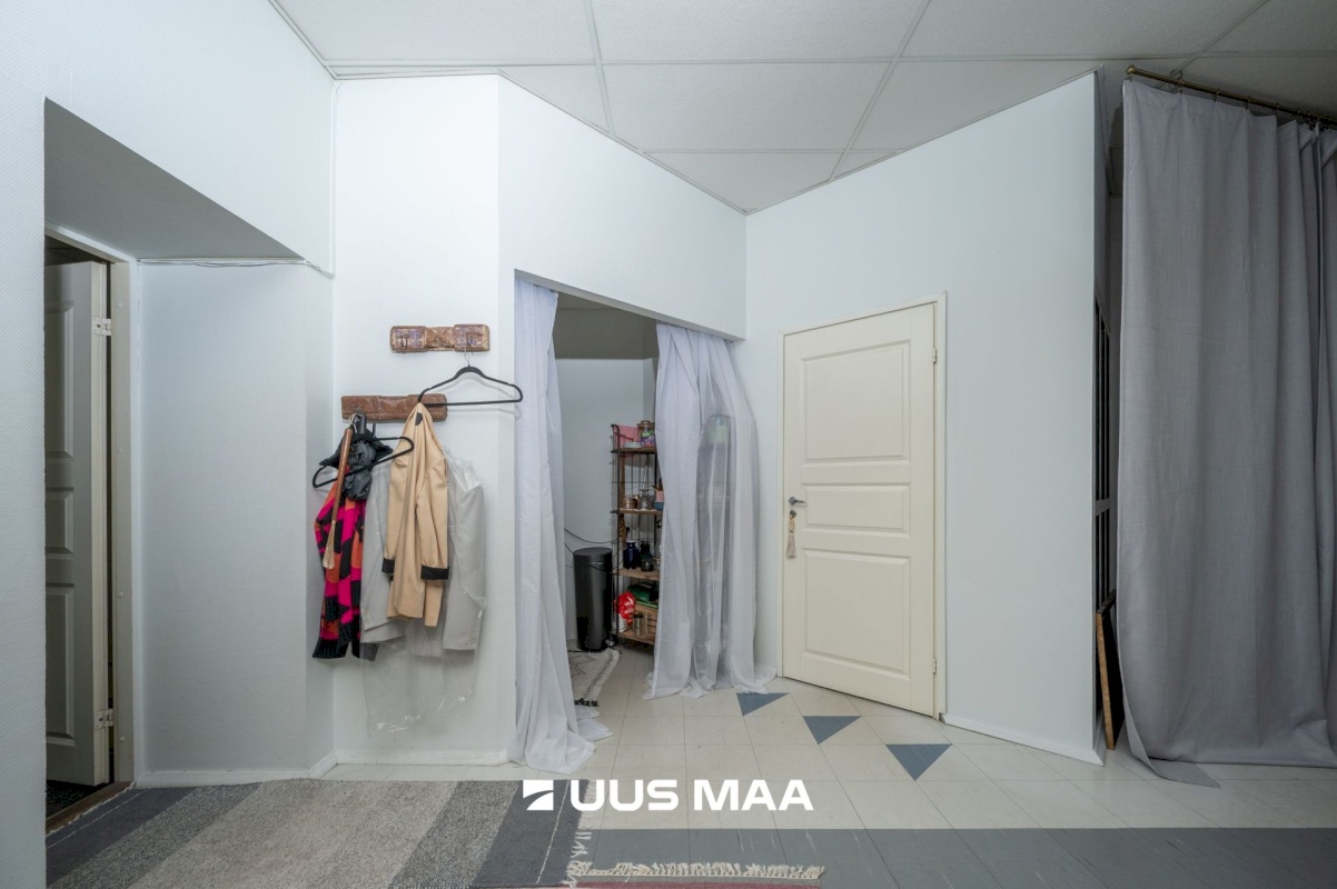 Tallinn, Kesklinna linnaosa, Kitseküla, Pärnu mnt 102