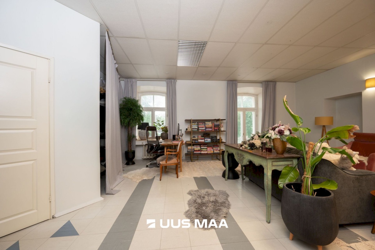 Tallinn, Kesklinna linnaosa, Kitseküla, Pärnu mnt 102