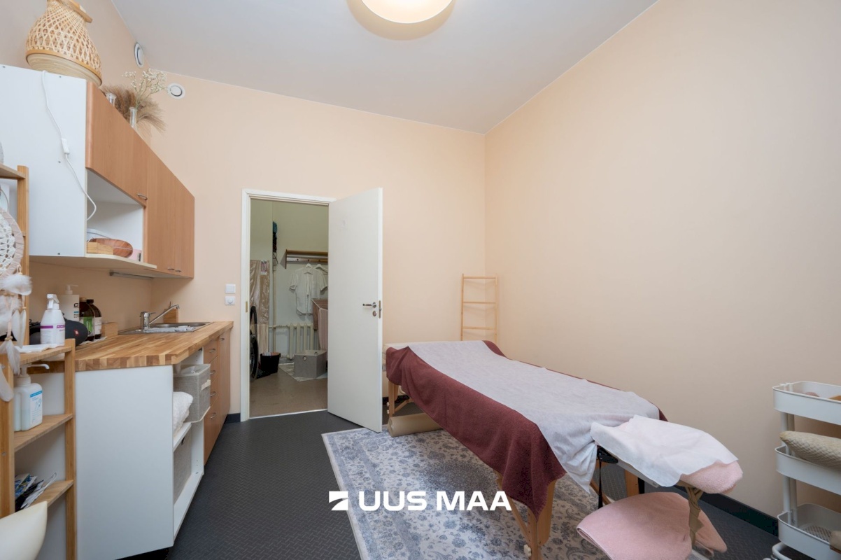 Tallinn, Kesklinna linnaosa, Kitseküla, Pärnu mnt 102