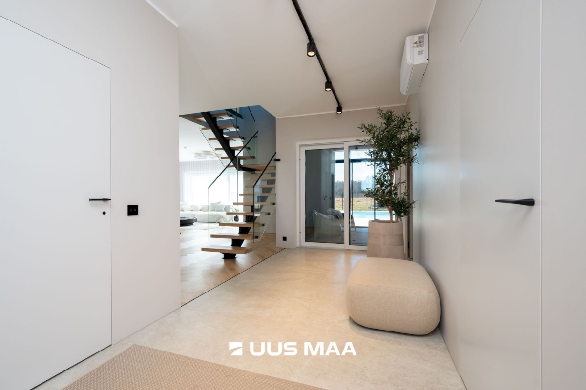 Rae vald, Peetri alevik, Hiiemäe põik 1