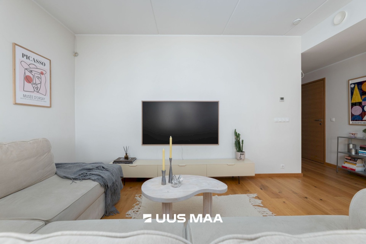 Tallinn, Kristiine linnaosa, Tondi, Sõjakooli 12