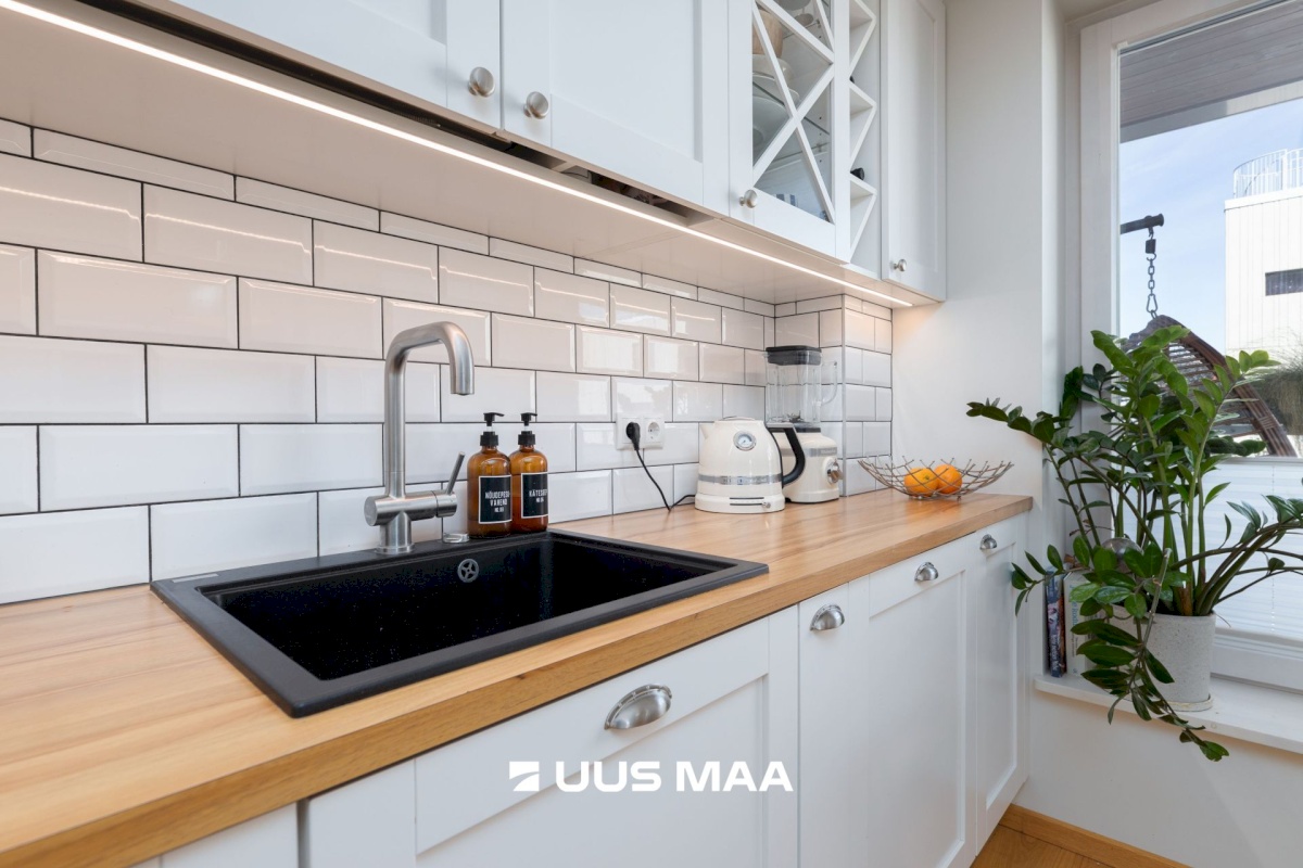 Tallinn, Kristiine linnaosa, Tondi, Sõjakooli 12