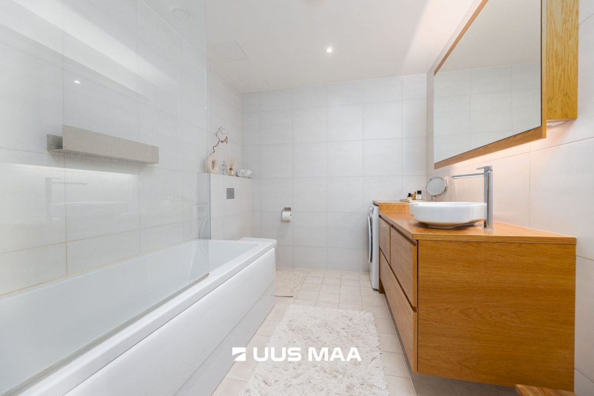 Tallinn, Kristiine linnaosa, Tondi, Sõjakooli 12