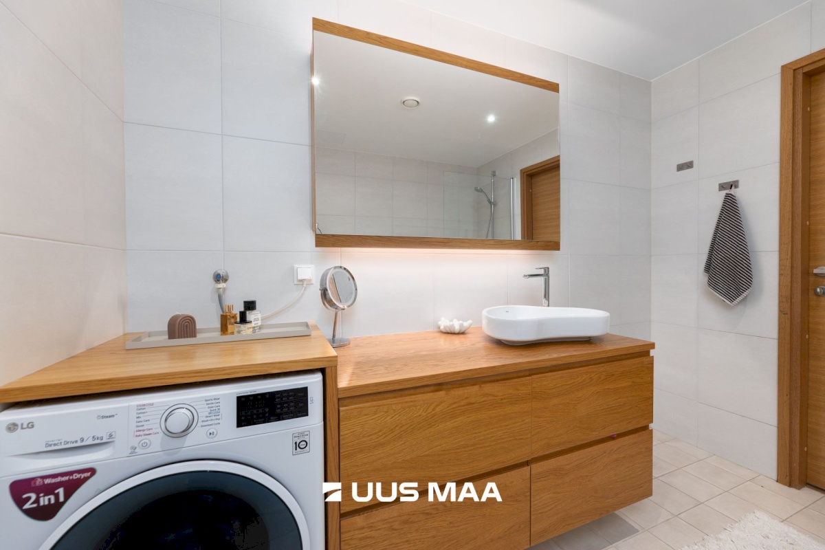 Tallinn, Kristiine linnaosa, Tondi, Sõjakooli 12