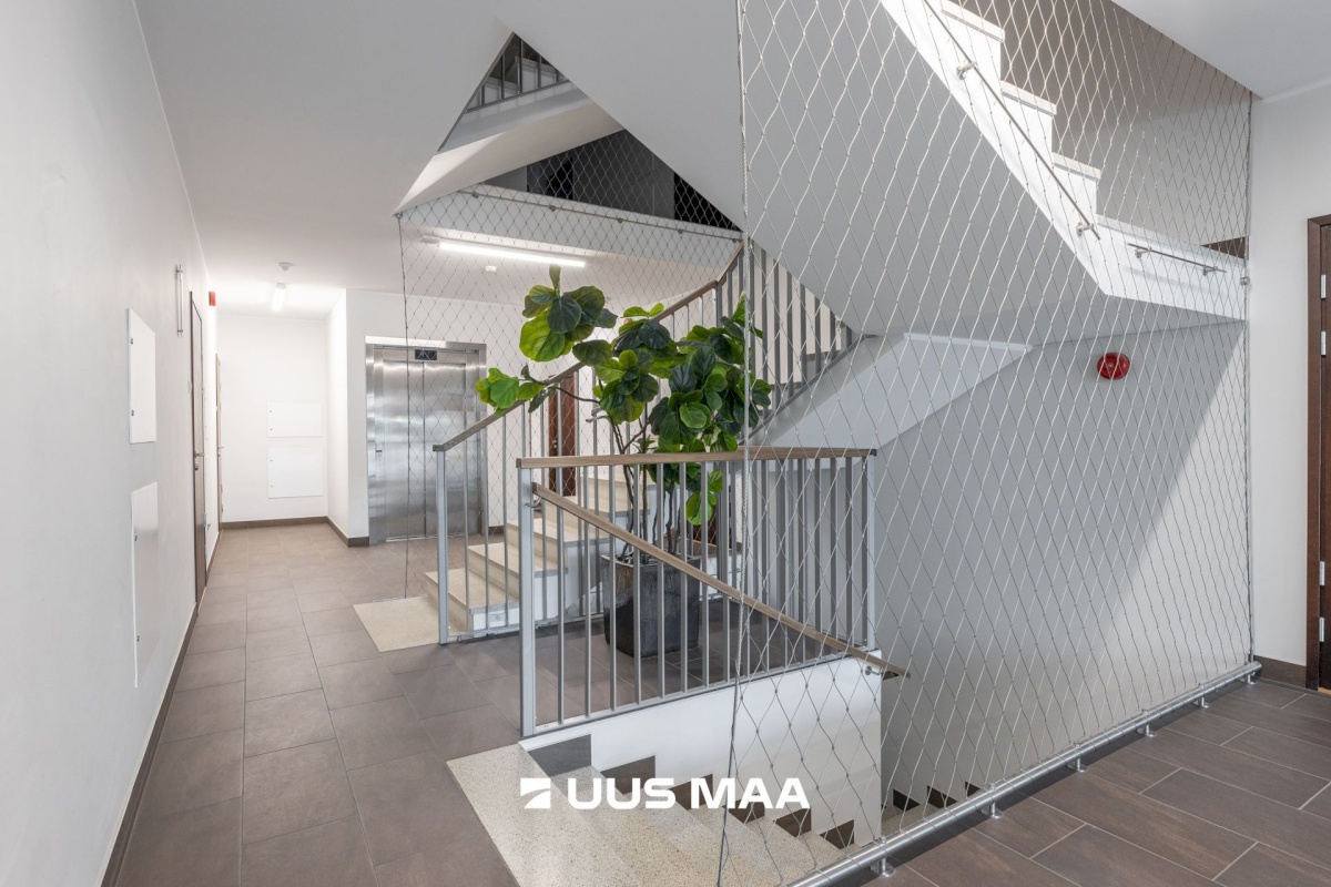 Tallinn, Kristiine linnaosa, Tondi, Sõjakooli 12