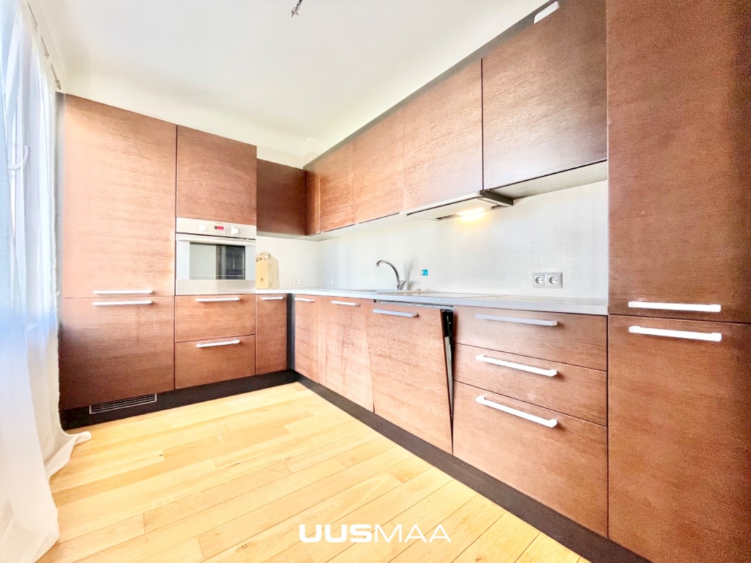 Pärnu linn, Pärnu linn, Rannarajoon, A. H. Tammsaare pst 24a