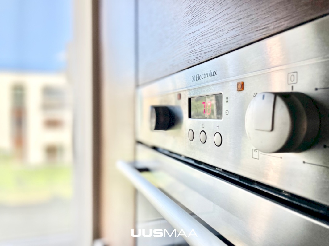 Pärnu linn, Pärnu linn, Rannarajoon, A. H. Tammsaare pst 24a