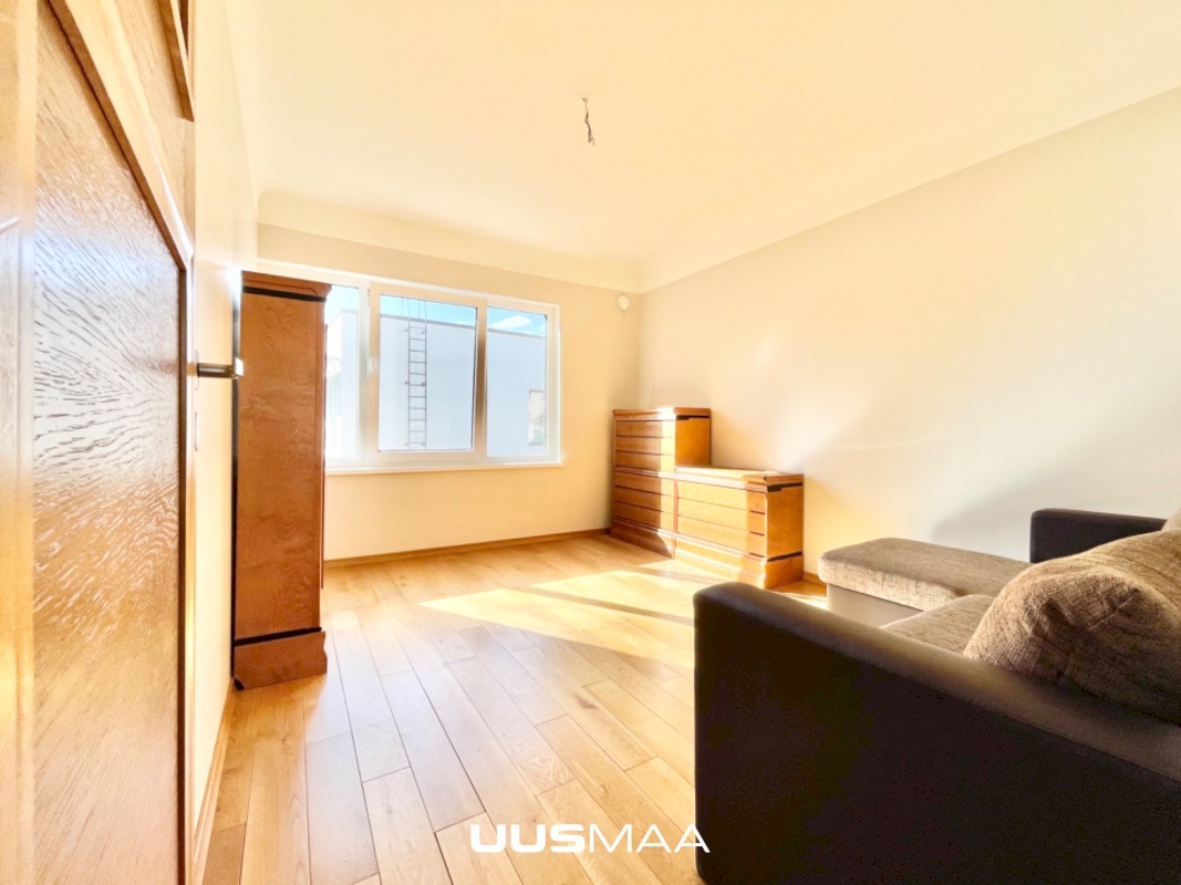 Pärnu linn, Pärnu linn, Rannarajoon, A. H. Tammsaare pst 24a