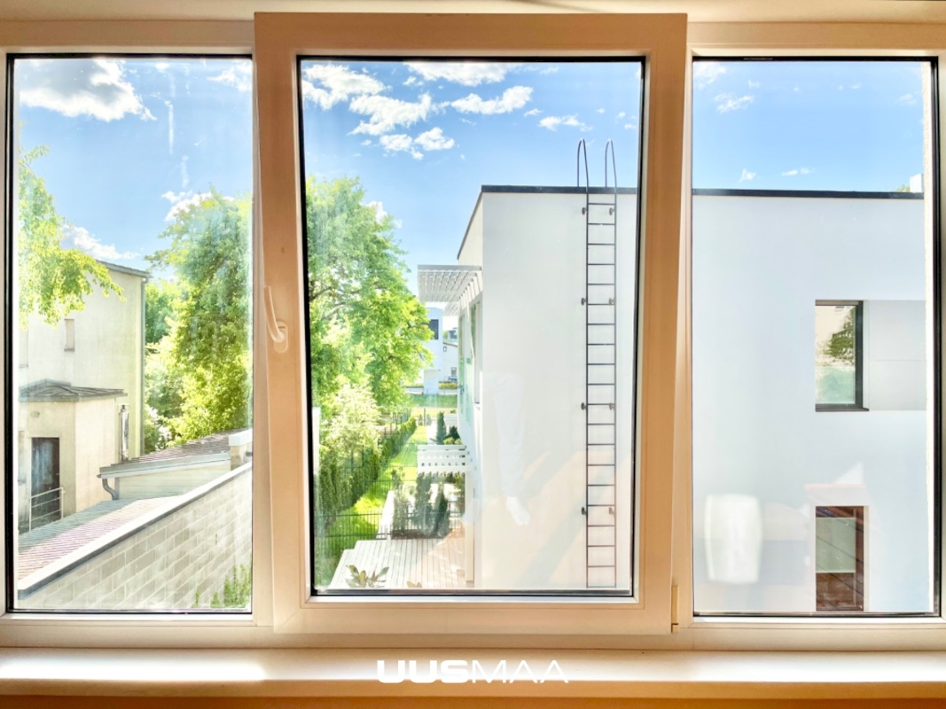 Pärnu linn, Pärnu linn, Rannarajoon, A. H. Tammsaare pst 24a