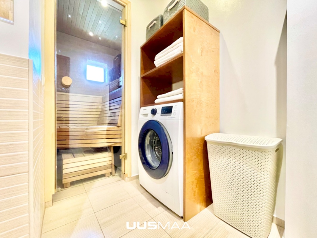 Pärnu linn, Pärnu linn, Rannarajoon, A. H. Tammsaare pst 24a