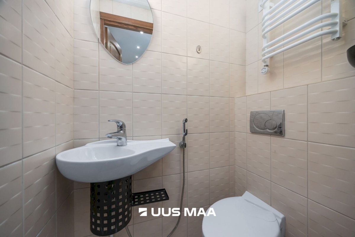 Tallinn, Lasnamäe linnaosa, Kurepõllu, Narva mnt 128